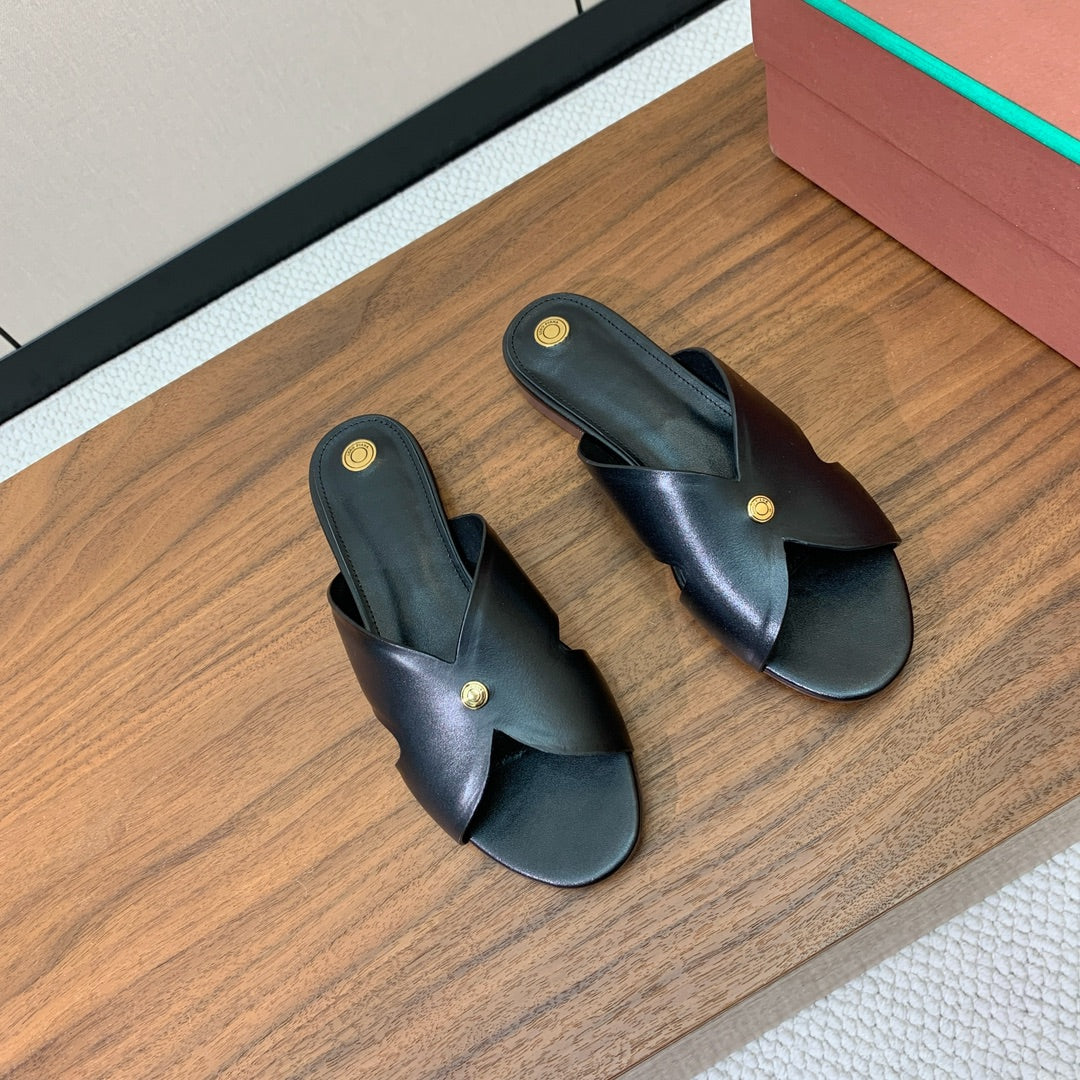 FLAT SLIPPERS IN BLACK CALFSKIN - 35
