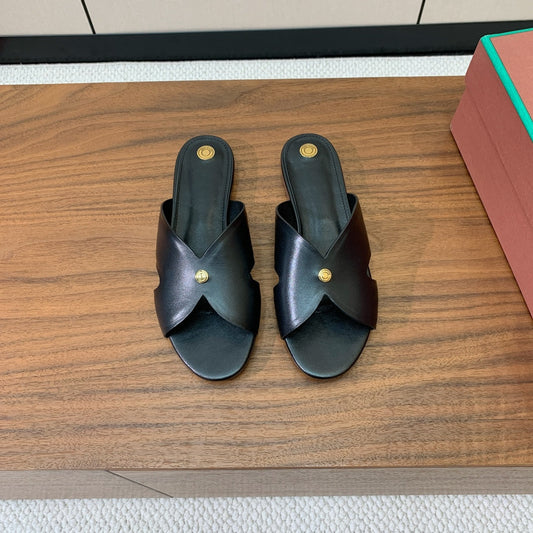 FLAT SLIPPERS IN BLACK CALFSKIN - 35