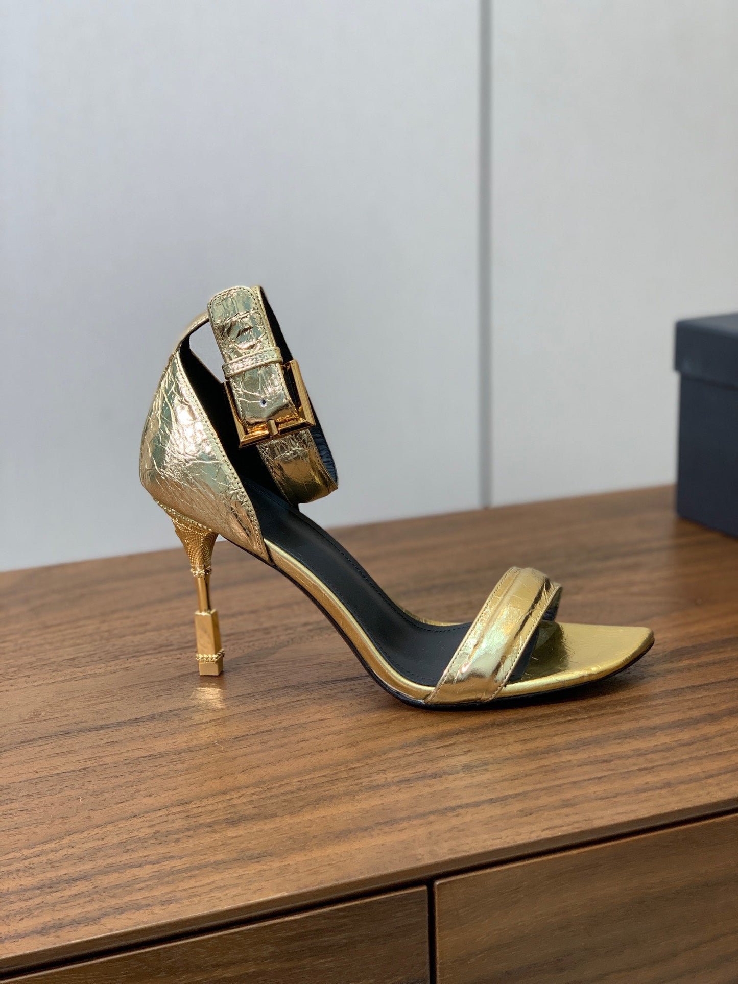 BALMAIN 25S SQUARE STRAP HIGH HEELS 100MM IN GOLD CALFSKIN - 36