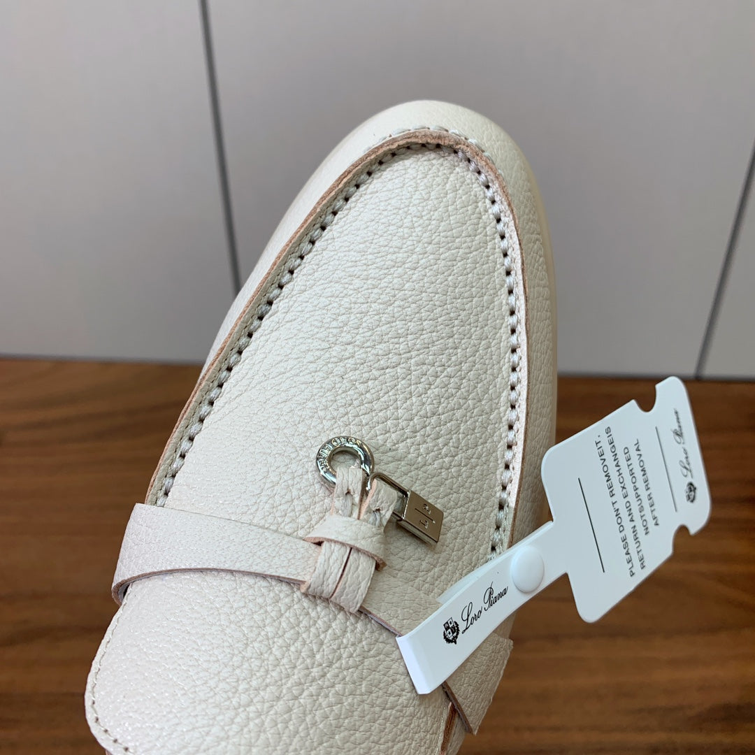 LP FLAT MULES 25S IN CREAM WHITE LAMBSKIN WITH SILVER HARDWARE - 34