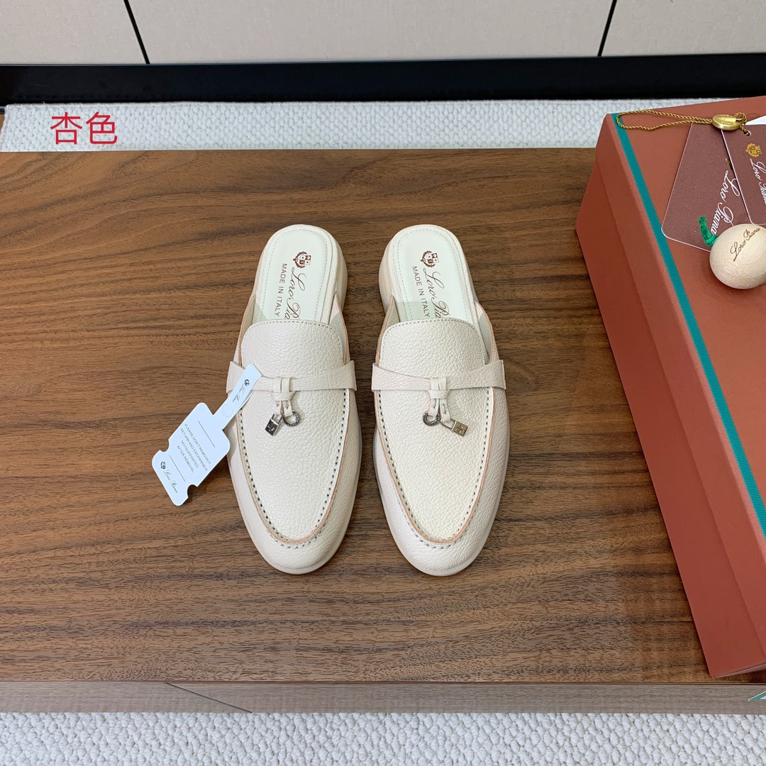 LP FLAT MULES 25S IN CREAM WHITE LAMBSKIN WITH SILVER HARDWARE - 34