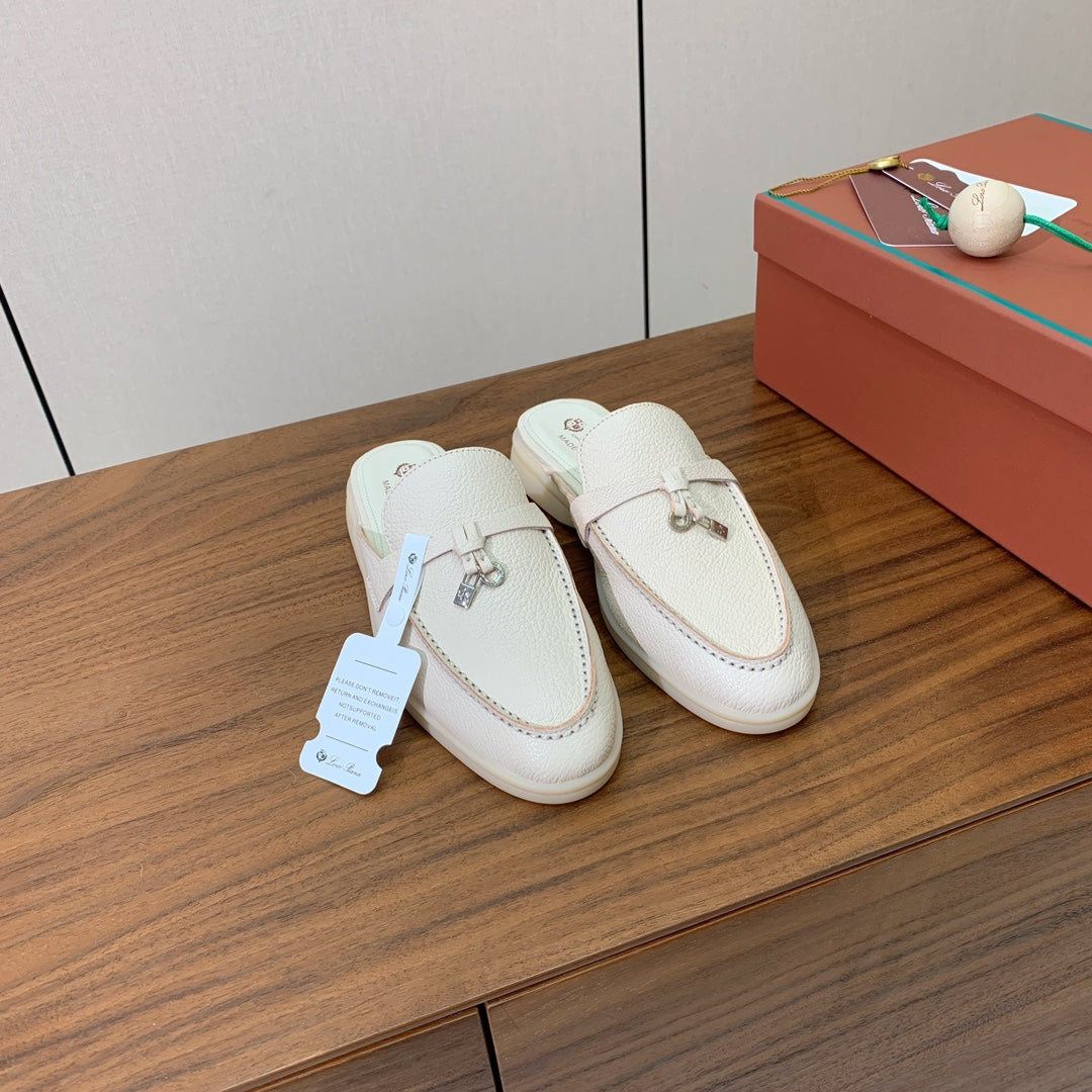 LP FLAT MULES 25S IN CREAM WHITE LAMBSKIN WITH SILVER HARDWARE - 34