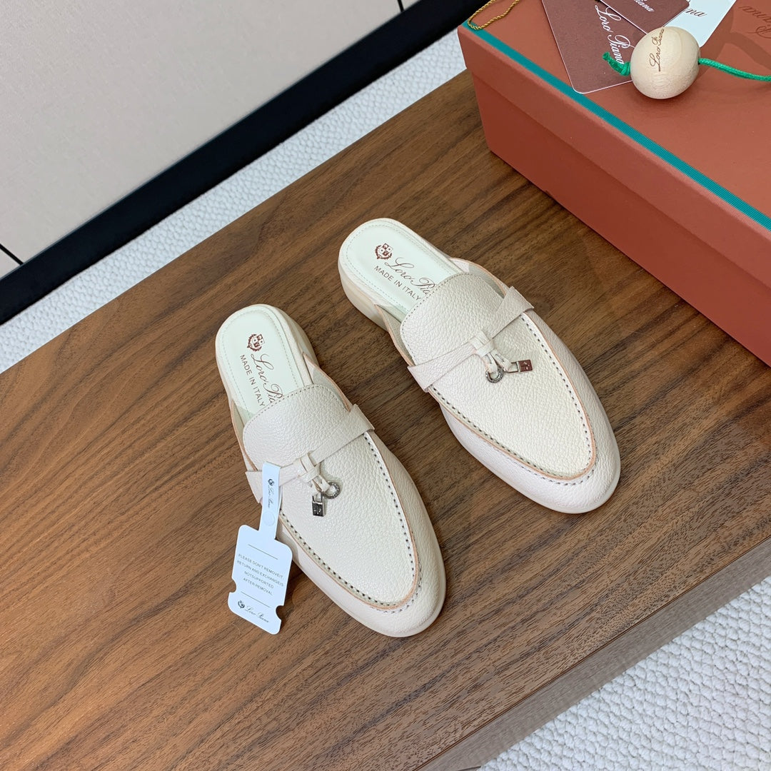 LP FLAT MULES 25S IN CREAM WHITE LAMBSKIN WITH SILVER HARDWARE - 34