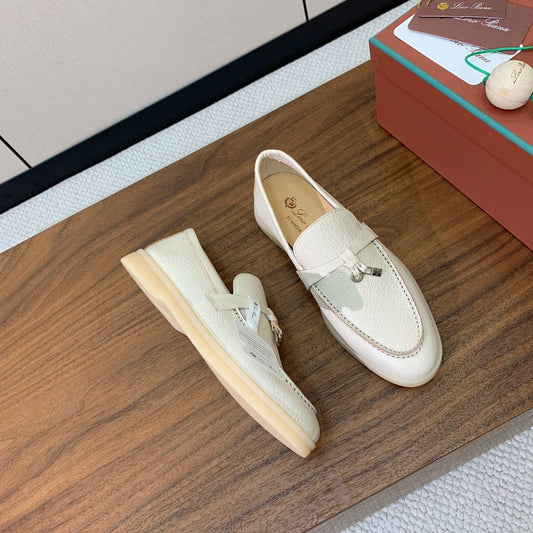 LP LOAFERS 25S IN CREAM WHITE LAMBSKIN WITH SILVER HARDWARE - 34