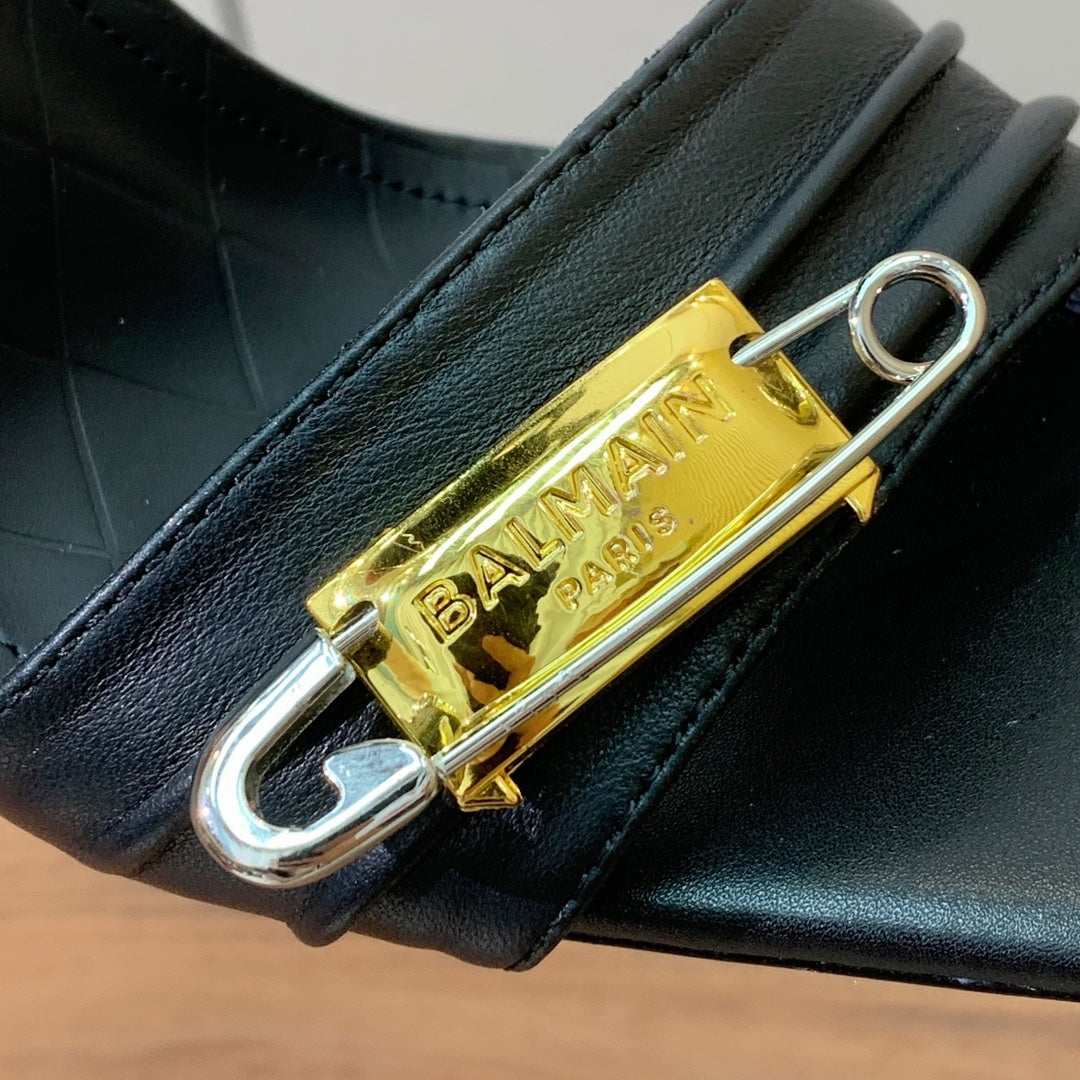 Босоніжки BALMAIN 26S на підборах 95 мм з чорної телячої шкіри із золотистою фурнітурою