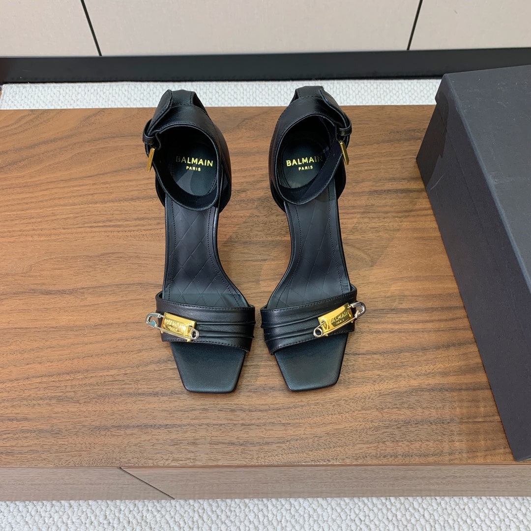 Босоніжки BALMAIN 26S на підборах 95 мм з чорної телячої шкіри із золотистою фурнітурою