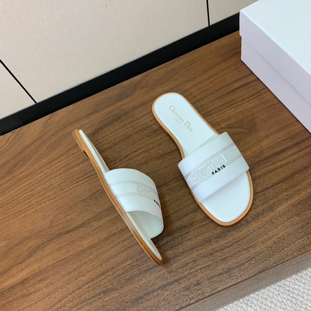 DIOR 25S DWAY SLIDE IN WHITE CALFSKIN - 34