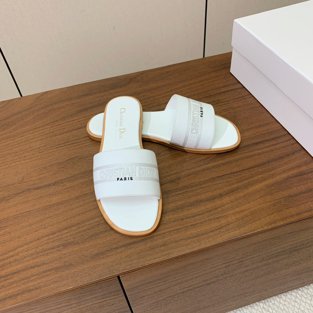 DIOR 25S DWAY SLIDE IN WHITE CALFSKIN - 34