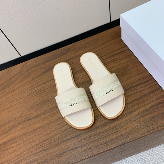 DIOR 25S DWAY SLIDE IN CREAM WHITE CALFSKIN - 34