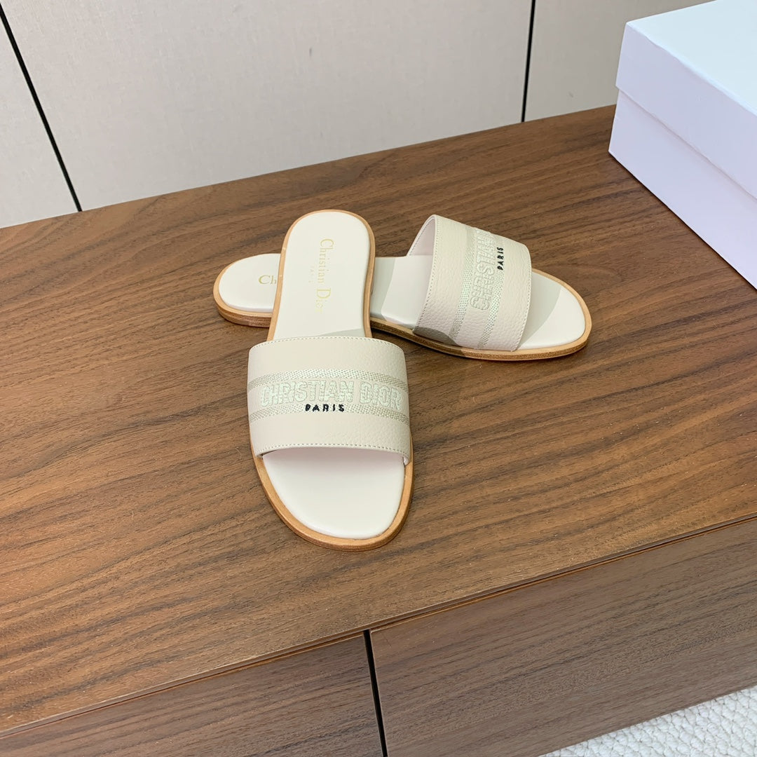 DIOR 25S DWAY SLIDE IN CREAM WHITE CALFSKIN - 34
