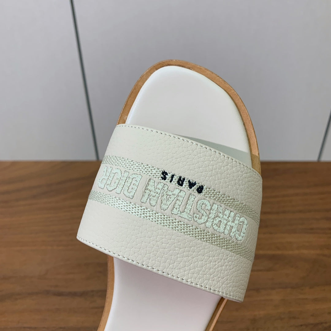 DIOR 25S DWAY SLIDE IN CREAM WHITE CALFSKIN - 34