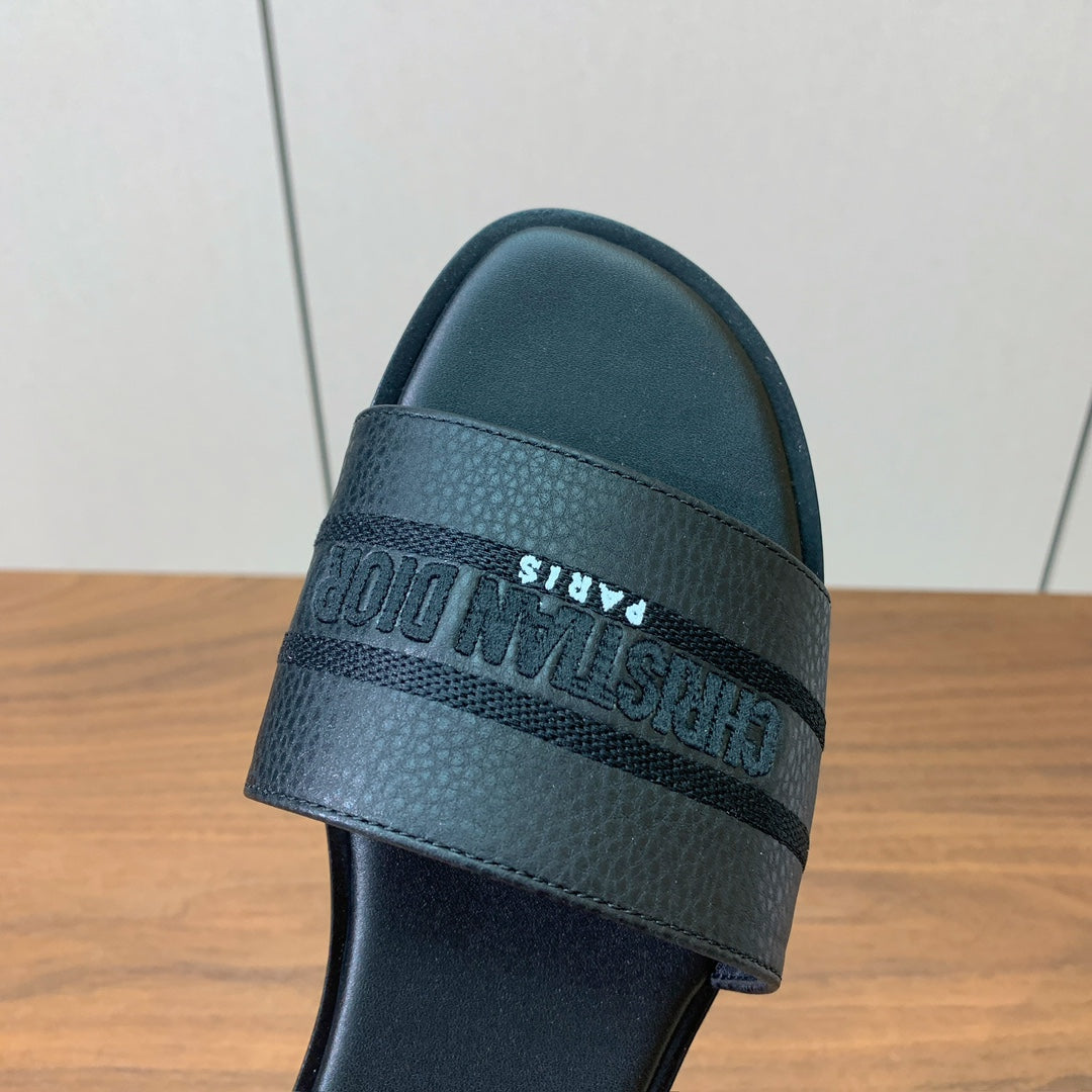 DIOR 25S DWAY SLIDE IN BLACK CALFSKIN - 34