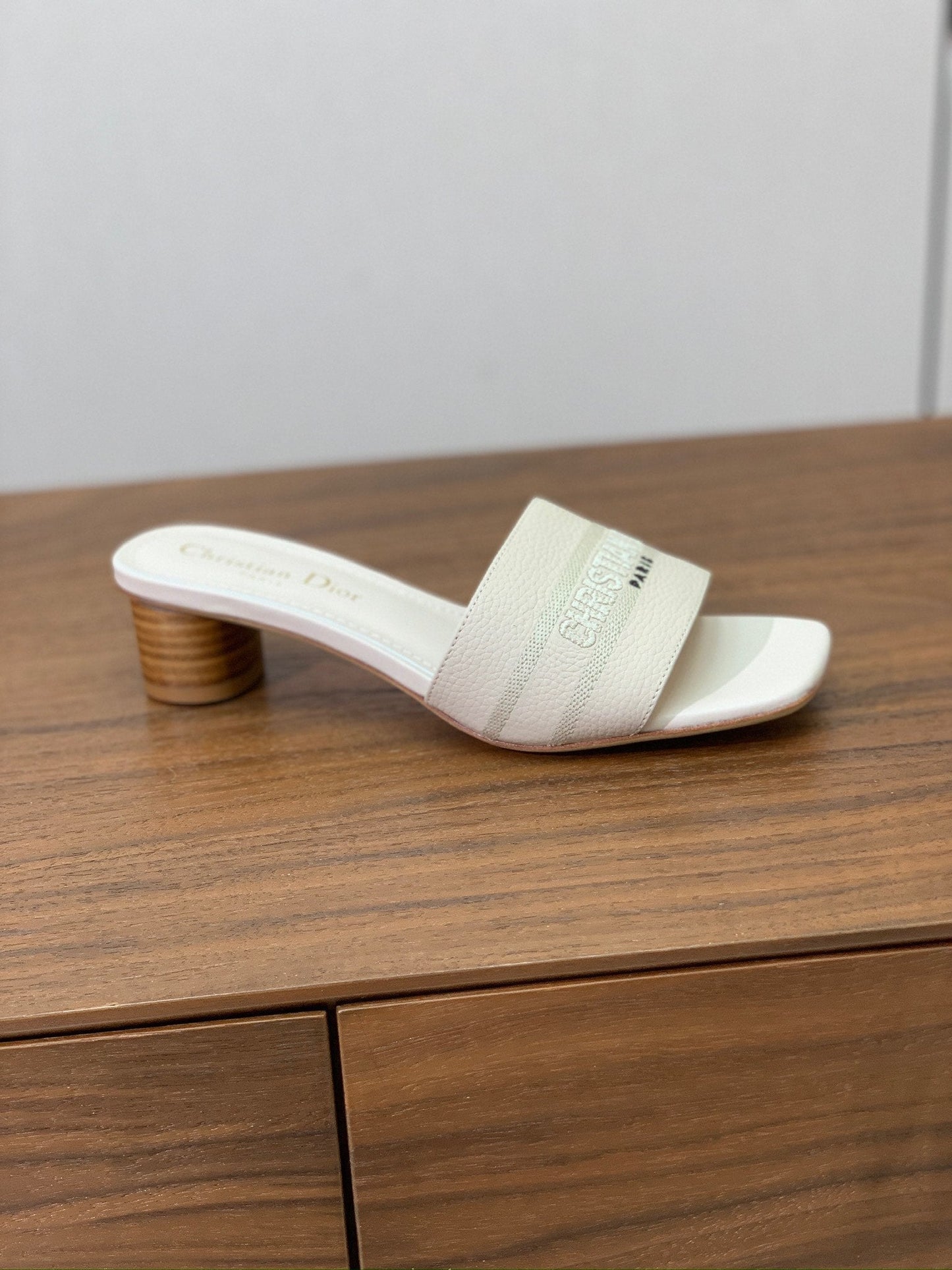 DIOR 25S HIGH-HEEL SANDALS 40 MM IN CREAM WHITE CALFSKIN - 34