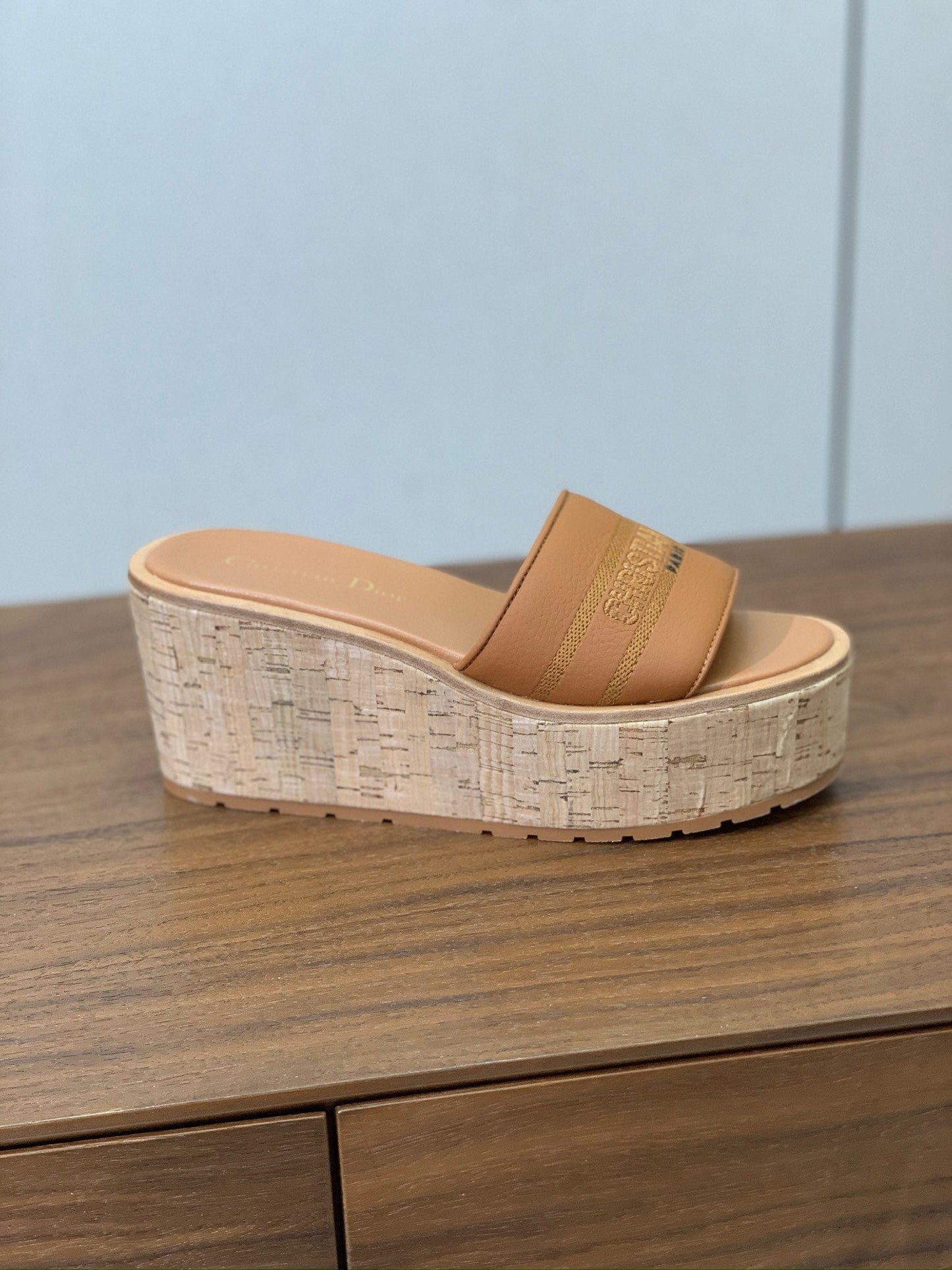 DIOR 25S DWAY WEDGE SLIDE 90 MM IN LIGHT BROWN CALFSKIN - 34