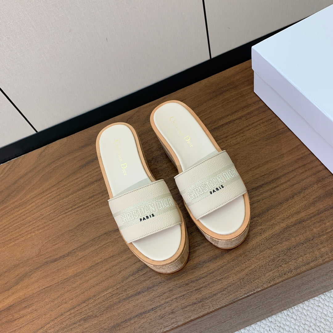 DIOR 25S DWAY WEDGE SLIDE 90 MM IN CREAM WHITE CALFSKIN - 34