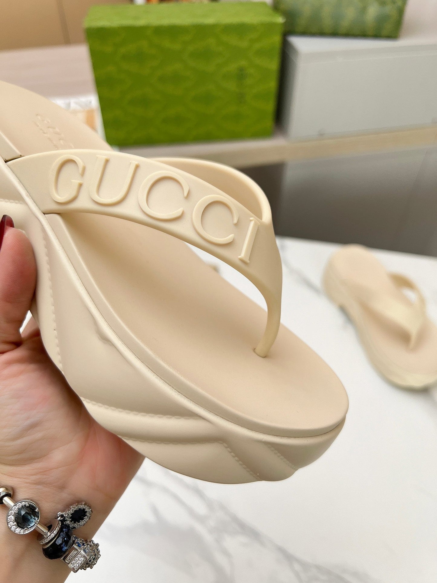 THONG PLATFORM IN BEIGE CREAM IMPORTED TPU - 35
