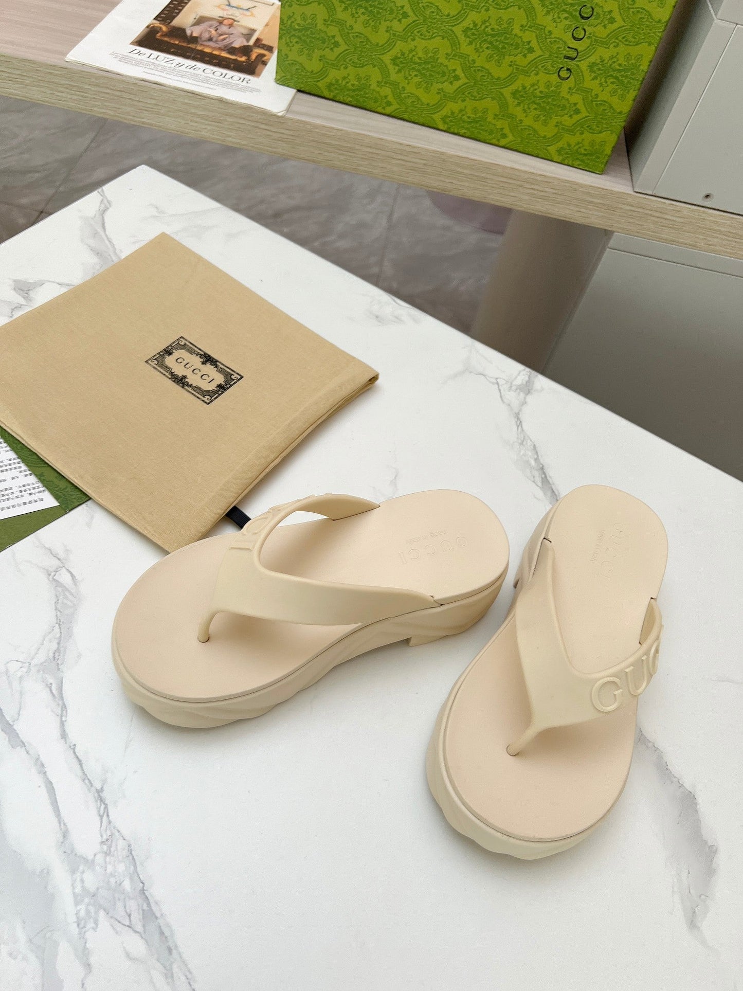 THONG PLATFORM IN BEIGE CREAM IMPORTED TPU - 35