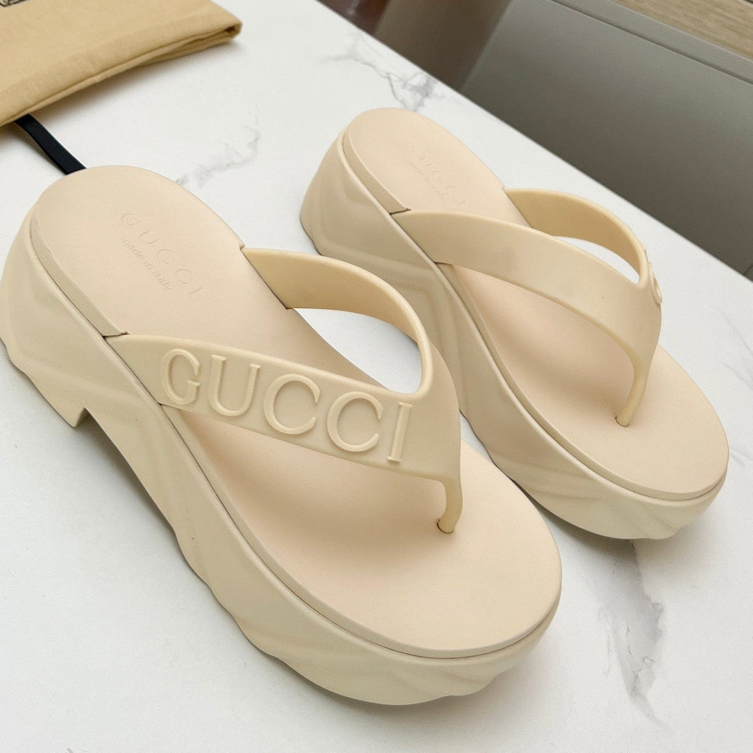 THONG PLATFORM IN BEIGE CREAM IMPORTED TPU - 35