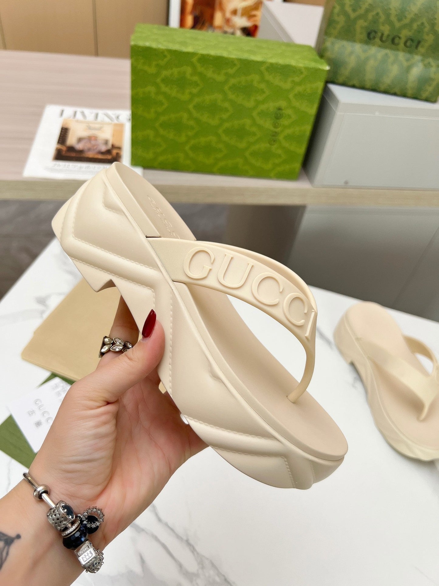 THONG PLATFORM IN BEIGE CREAM IMPORTED TPU - 35