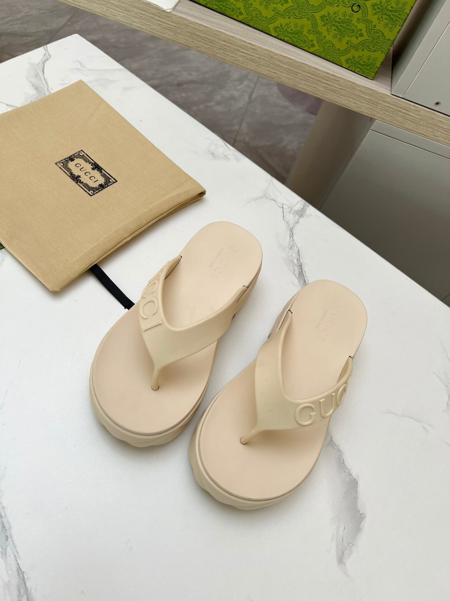 THONG PLATFORM IN BEIGE CREAM IMPORTED TPU - 35