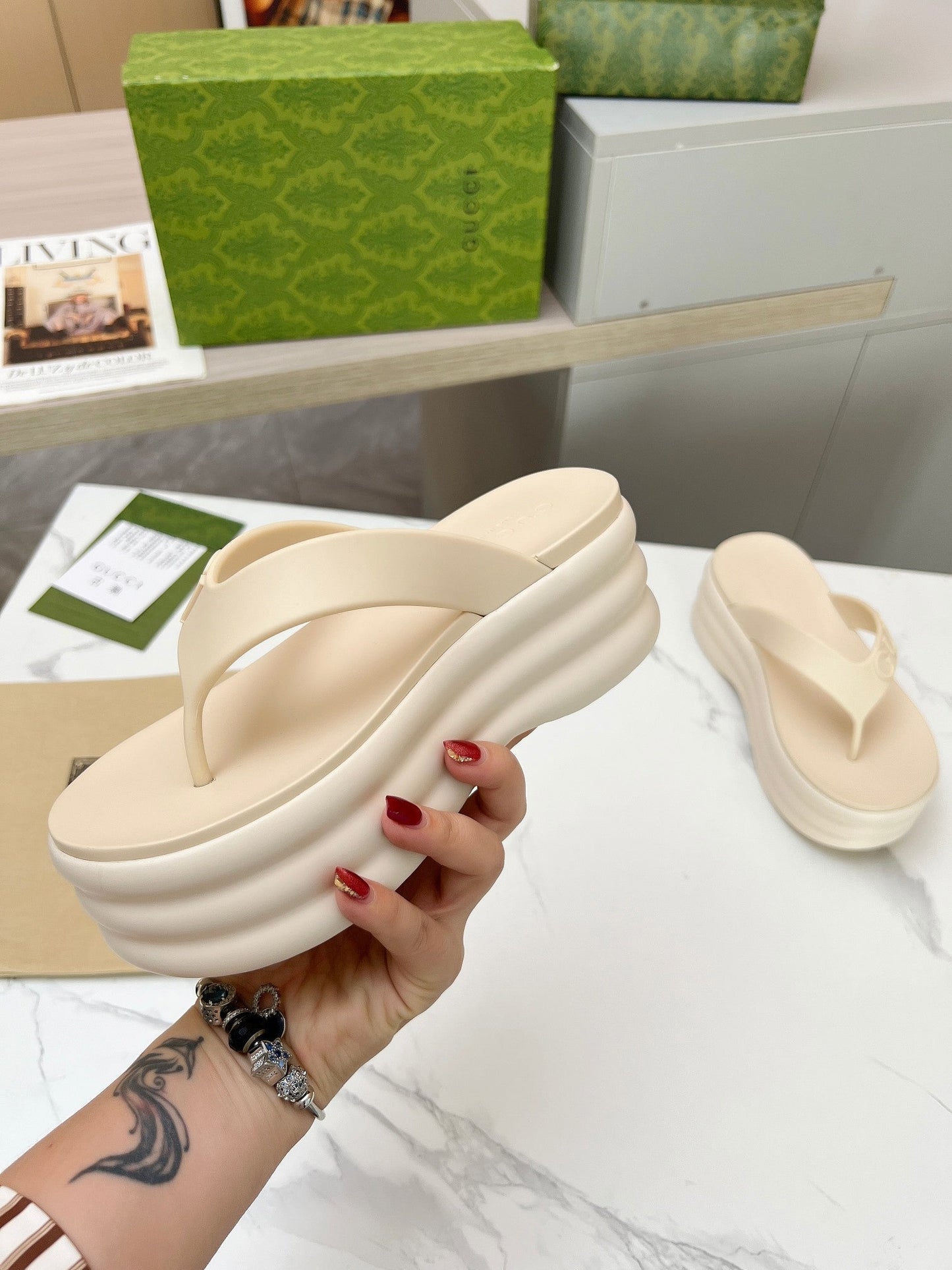 THONG PLATFORM 5 CM IN BEIGE CREAM IMPORTED TPU - 35
