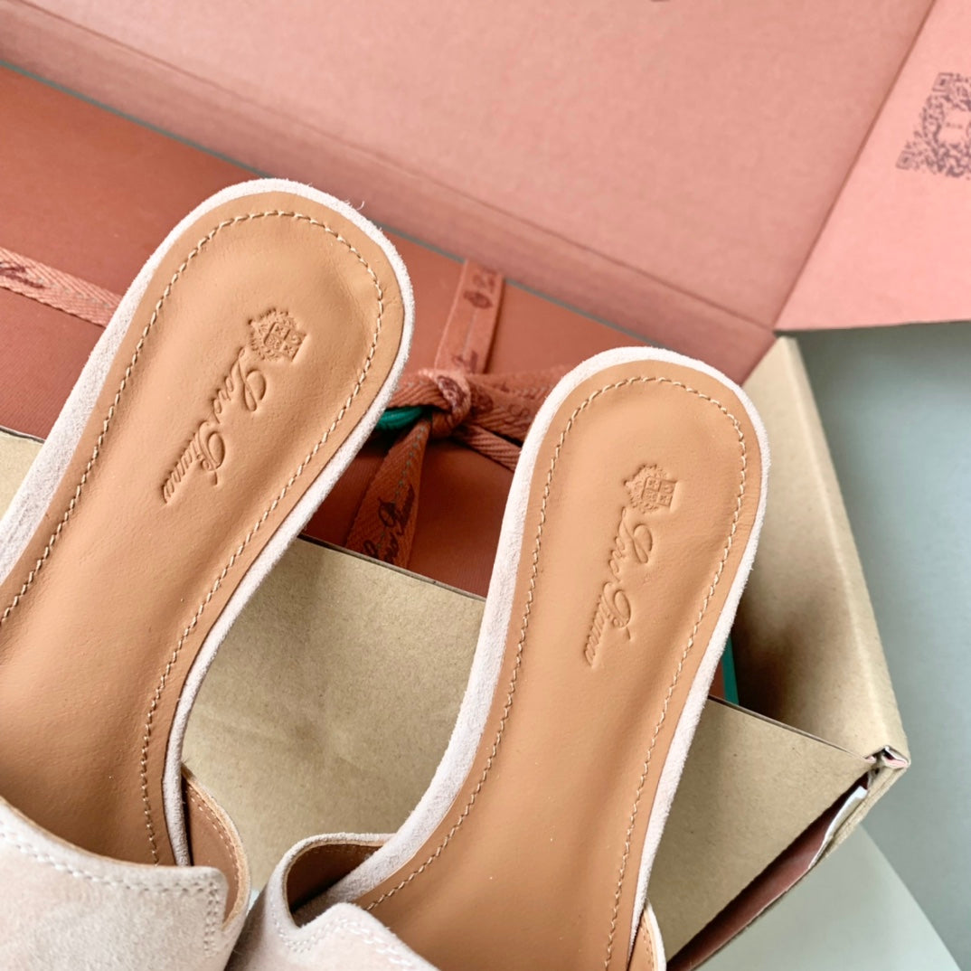 Summer Charms Sandals in Flamingo Suede - 35