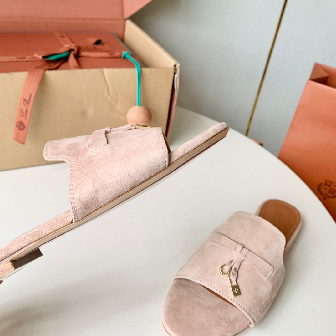 Summer Charms Sandals in Flamingo Suede - 35