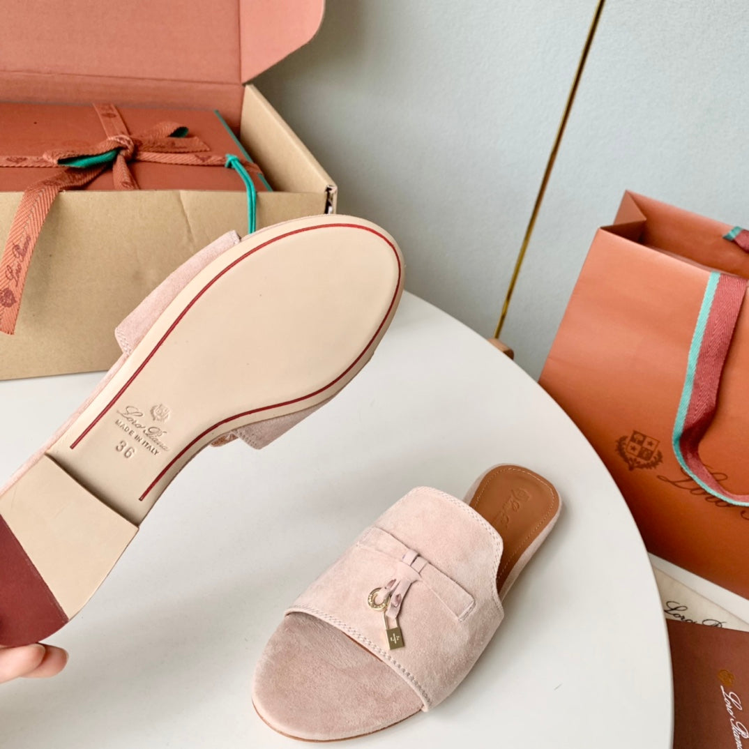 Summer Charms Sandals in Flamingo Suede - 35