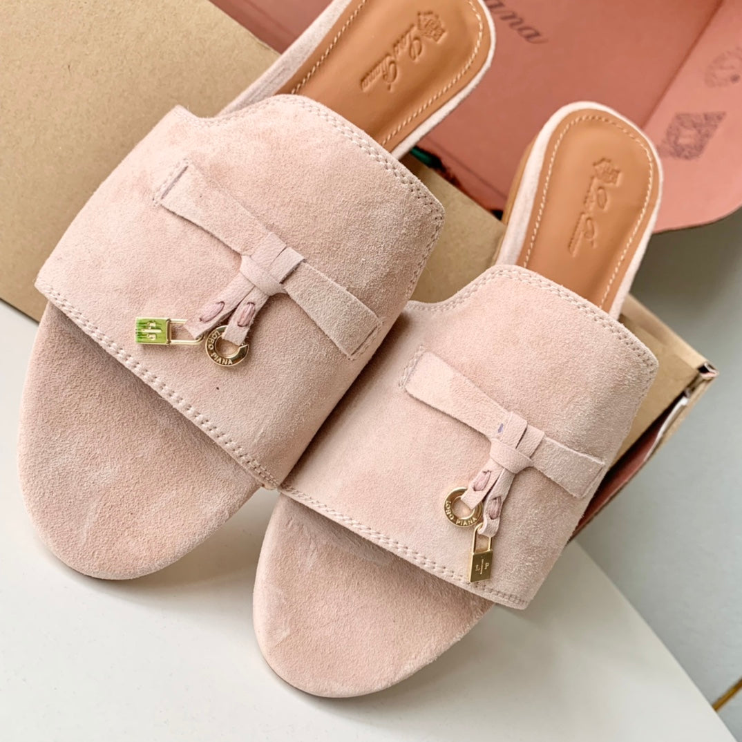Summer Charms Sandals in Flamingo Suede - 35