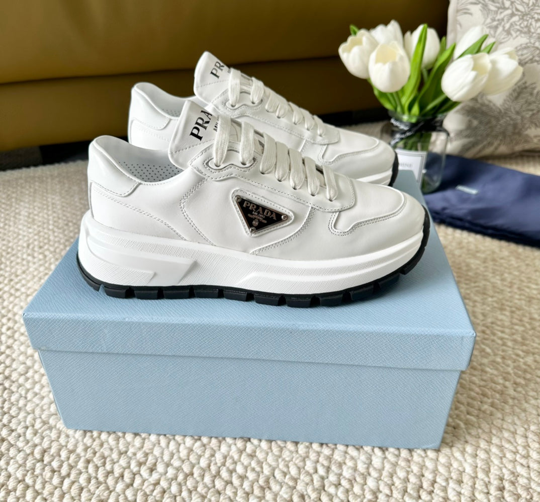 PRA THICK SOLE SNEAKER WHITE AND BLACK LOGO CALFSKIN - 35