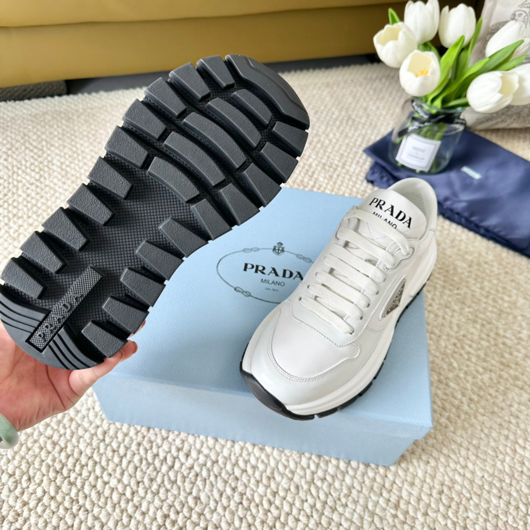 PRA THICK SOLE SNEAKER WHITE AND BLACK LOGO CALFSKIN - 35