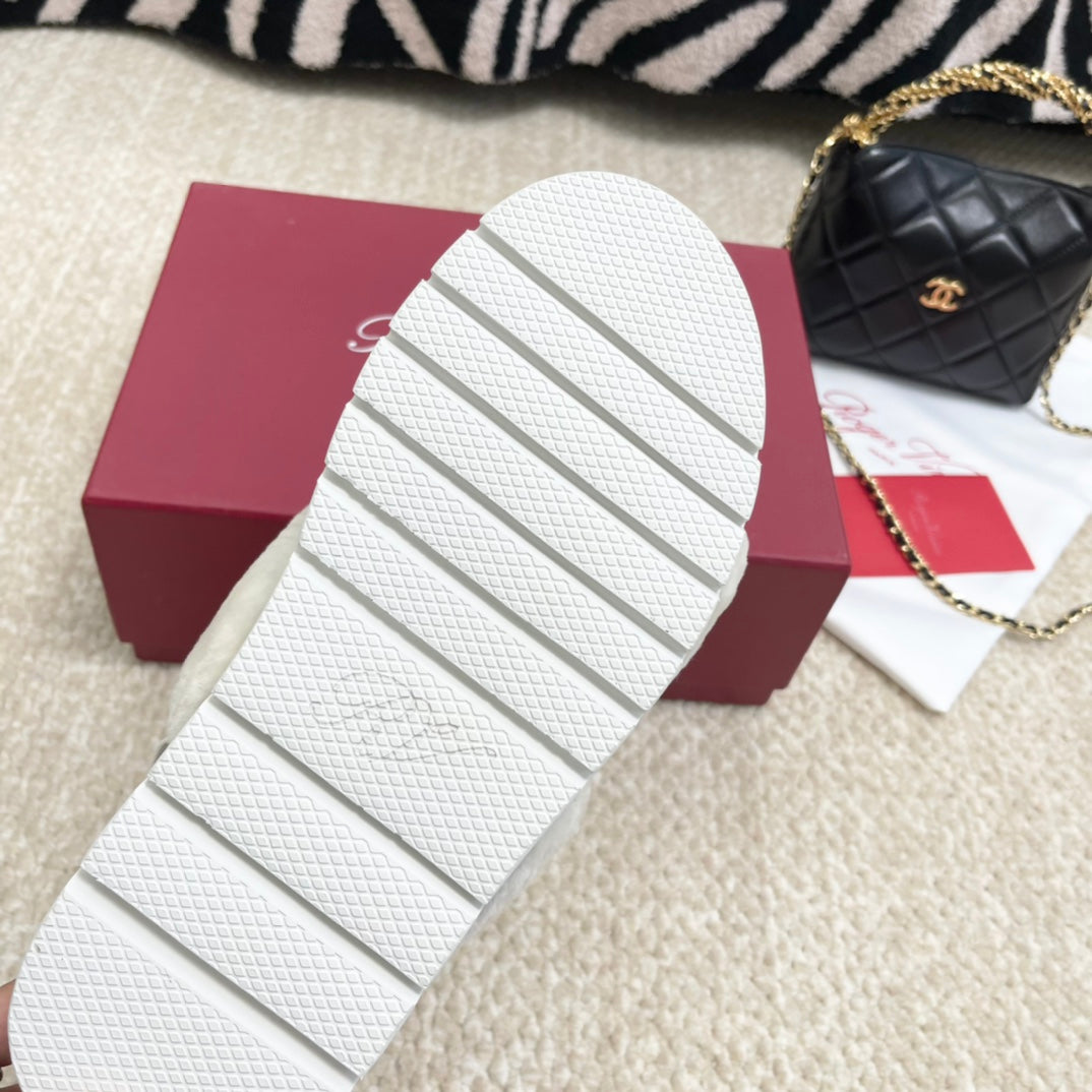 VIV' WINTER FUR STRASS BUCKLE SANDALS IN WHITE SHEEPSKIN - 35