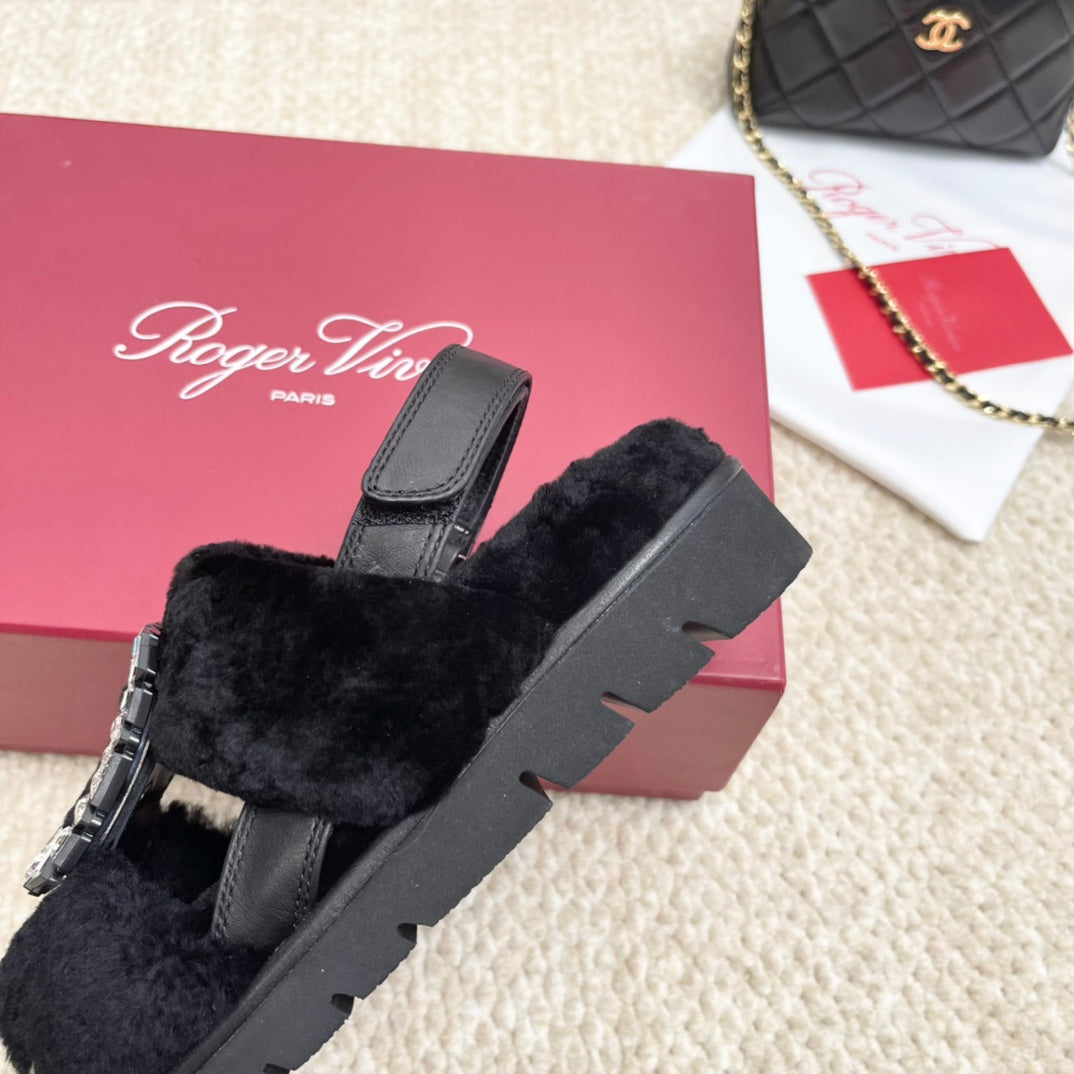 VIV' WINTER FUR STRASS BUCKLE SANDALS IN BLACK SHEEPSKIN - 35
