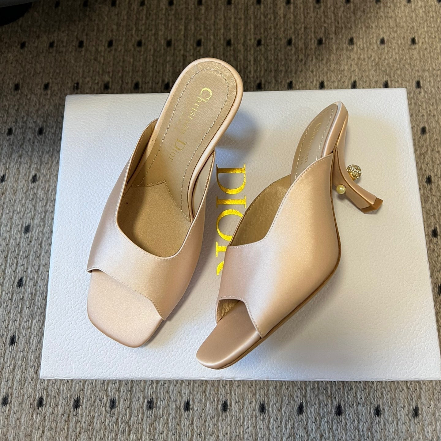 CD TRIBALES PUMPS IN BEIGE SATIN AND CALFSKIN - 34