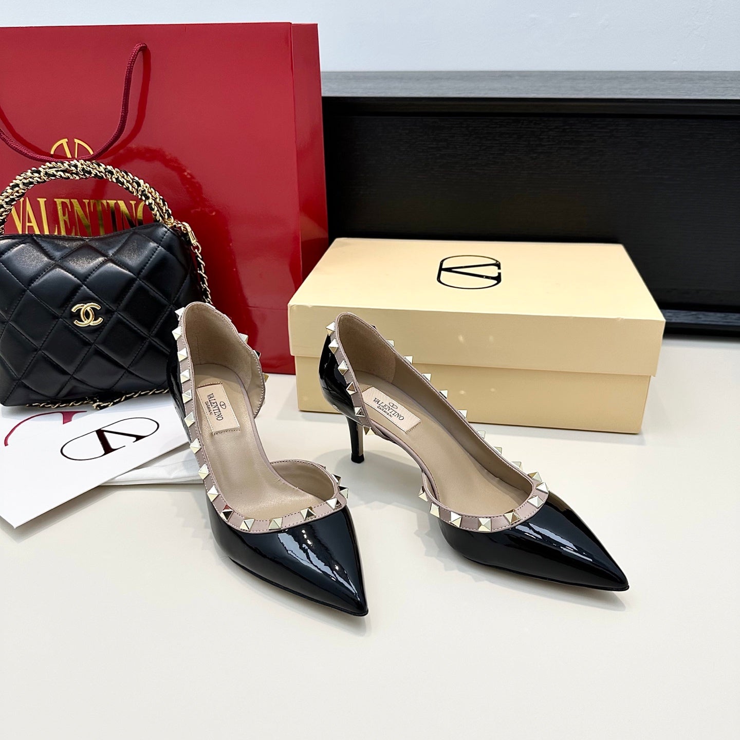 VLTN ROCKSTUD HEELS 25S 60 MM IN BLACK GLOSSY LEATHER - 34