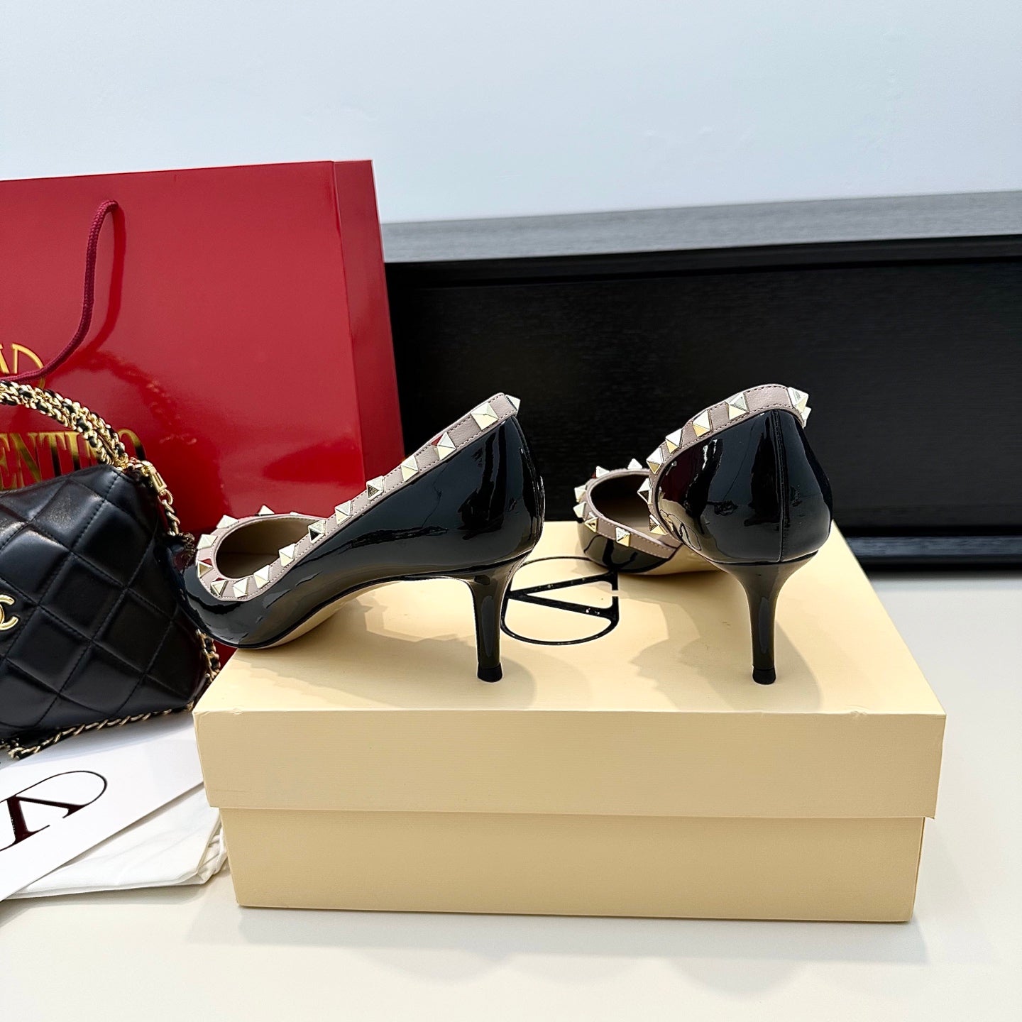 VLTN ROCKSTUD HEELS 25S 60 MM IN BLACK GLOSSY LEATHER - 34