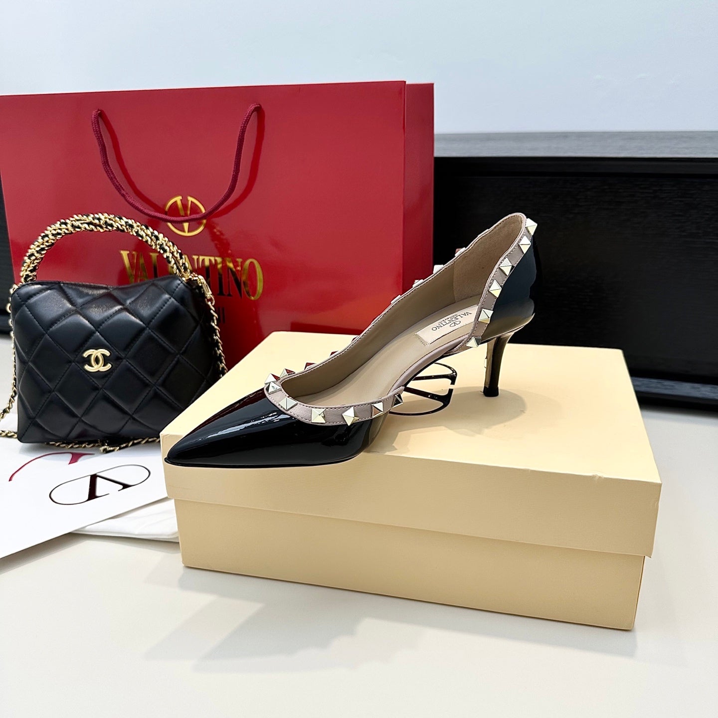VLTN ROCKSTUD HEELS 25S 60 MM IN BLACK GLOSSY LEATHER - 34