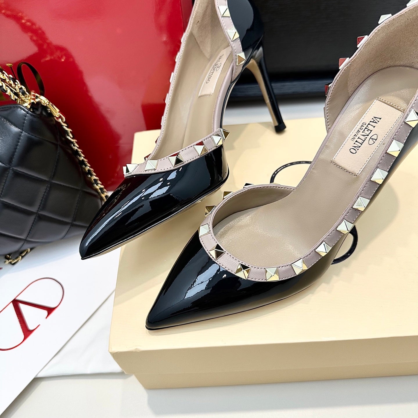 VLTN ROCKSTUD HEELS 25S 85 MM IN BLACK GLOSSY LEATHER - 34