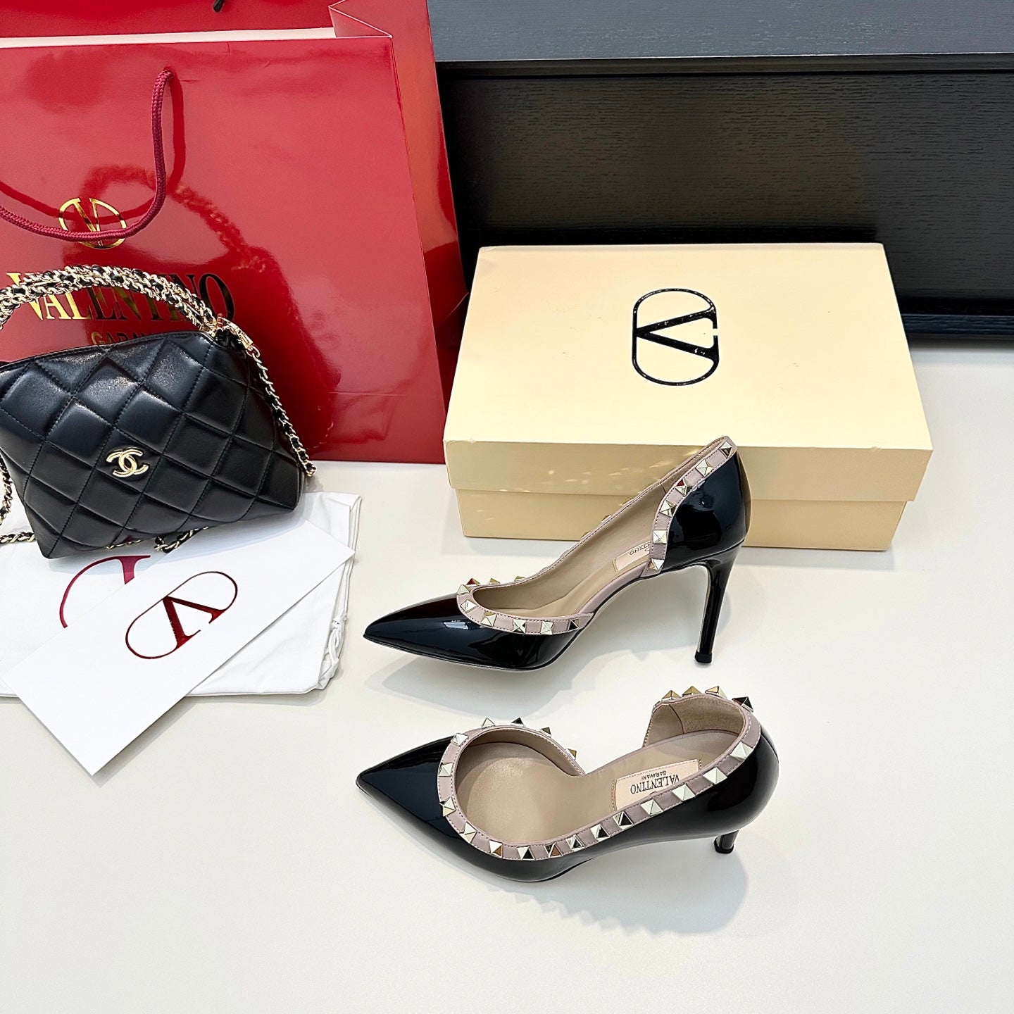 VLTN ROCKSTUD HEELS 25S 85 MM IN BLACK GLOSSY LEATHER - 34