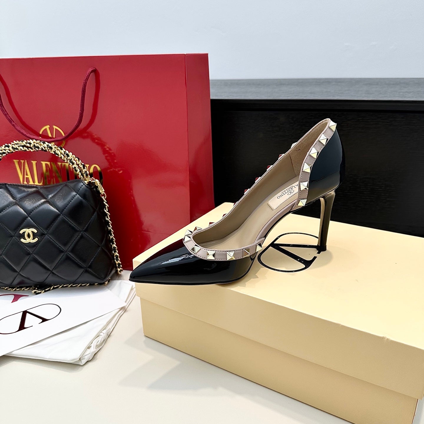 VLTN ROCKSTUD HEELS 25S 85 MM IN BLACK GLOSSY LEATHER - 34