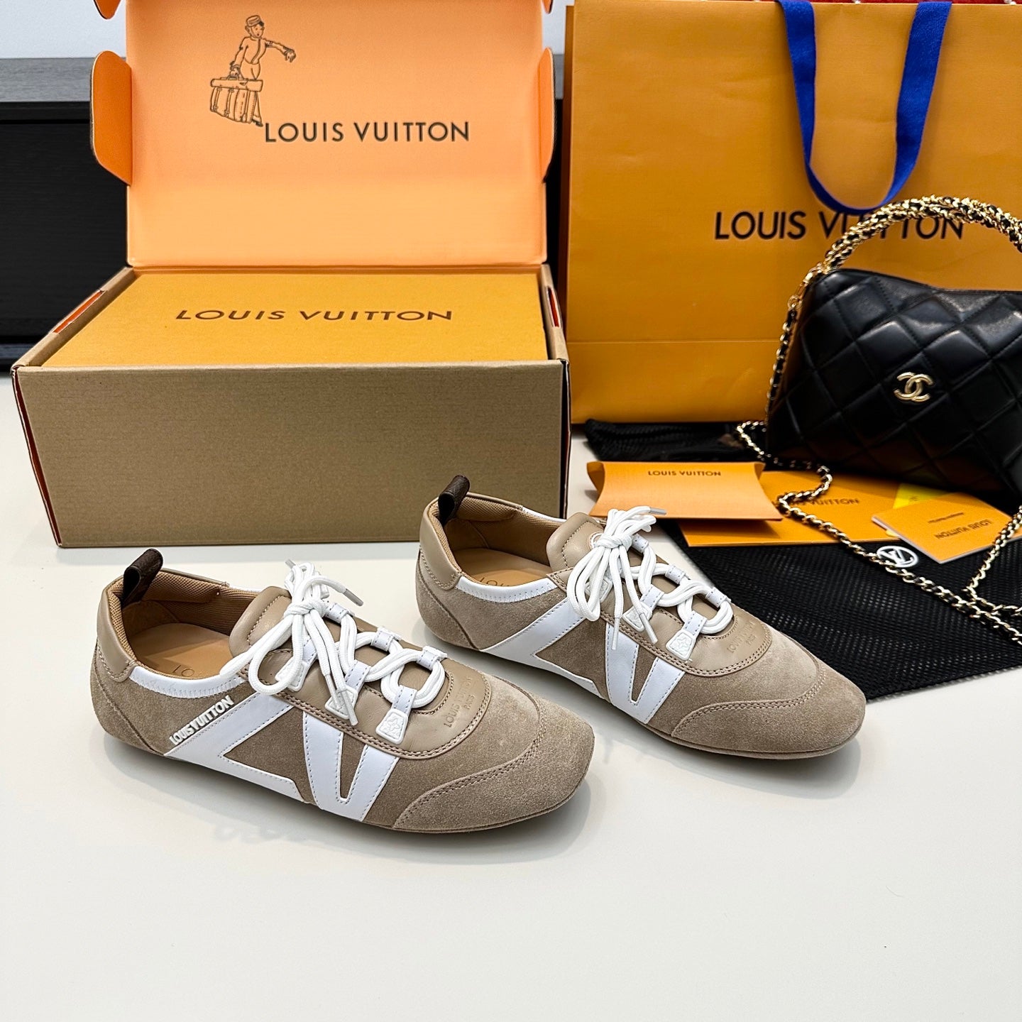 SNEAKERINA TRAINERS IN BROWN AND WHITE SUEDE - 35