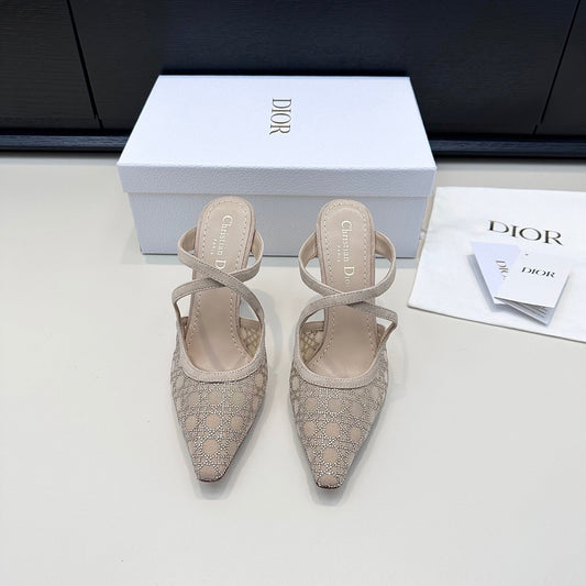 DIOR 26S МЮЛІ CAPTURE НА ПІДБОРАХ 100 ММ ІЗ БЕЖЕВОЇ ЗАМШІ ЗІ СРІБНИМ МОТИВОМ CANNAGE ЗІ СТРАЗ