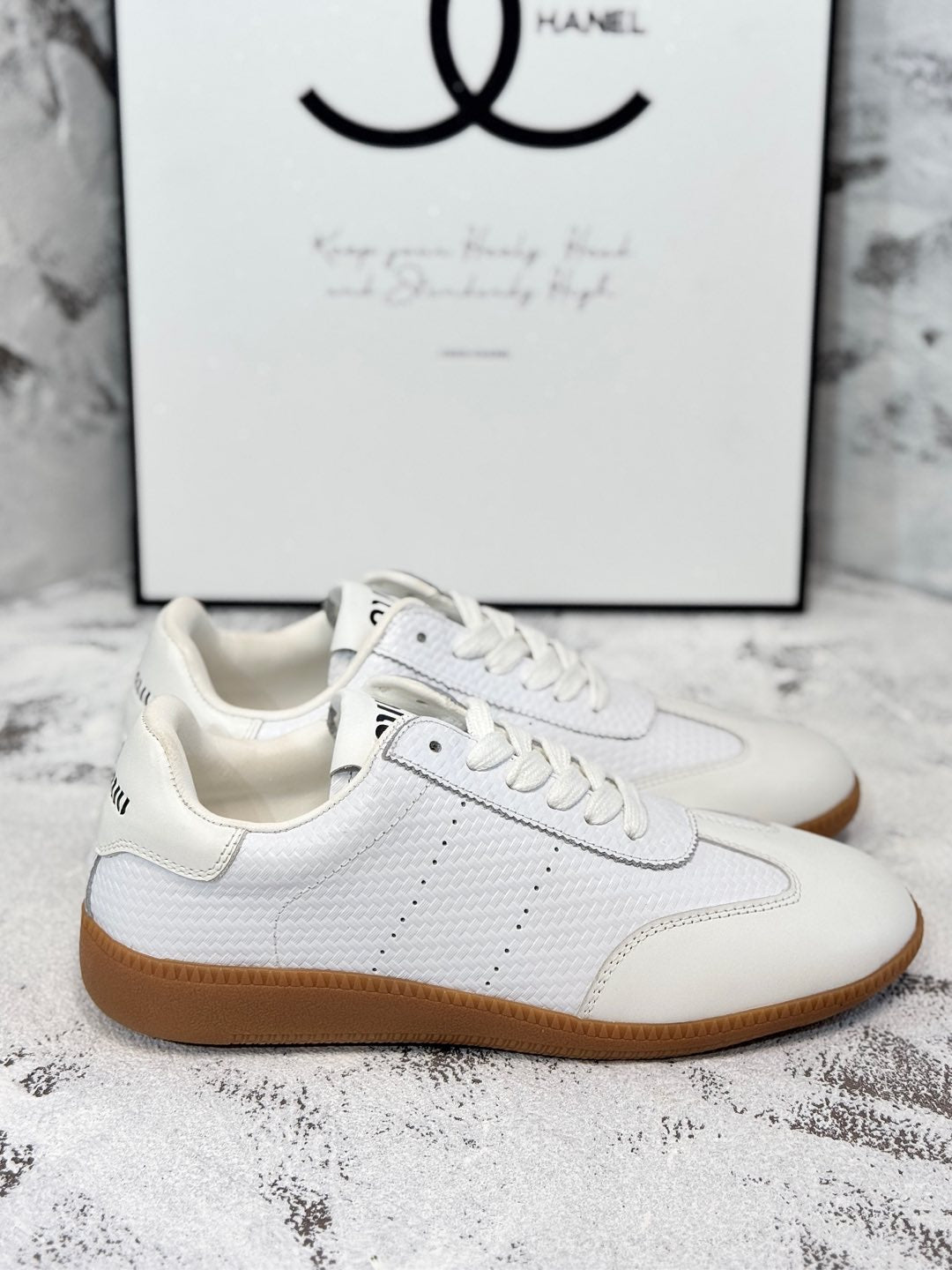 RETRO SNEAKERS IN WHITE LAMBSKIN WITH KNITTED PATTERN - 35