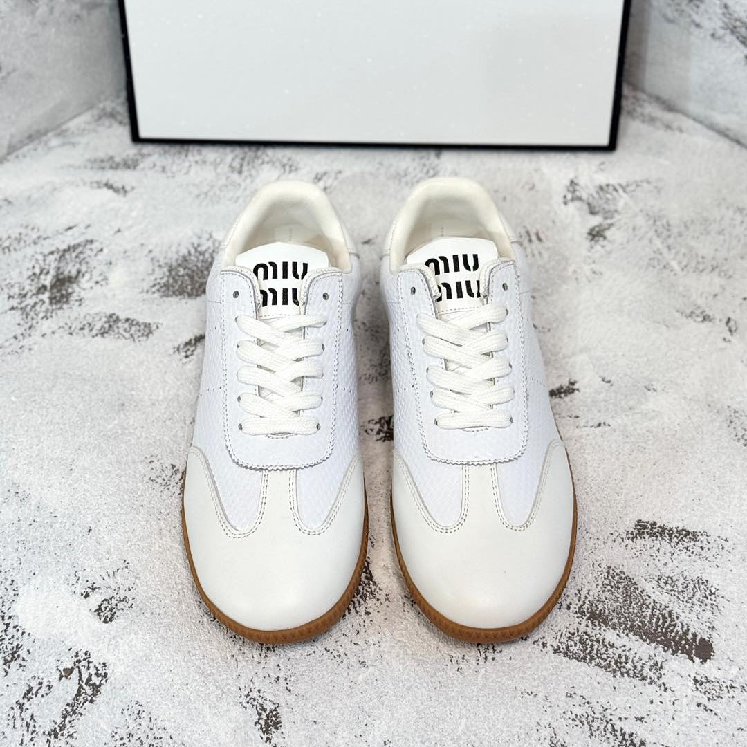 RETRO SNEAKERS IN WHITE LAMBSKIN WITH KNITTED PATTERN - 35
