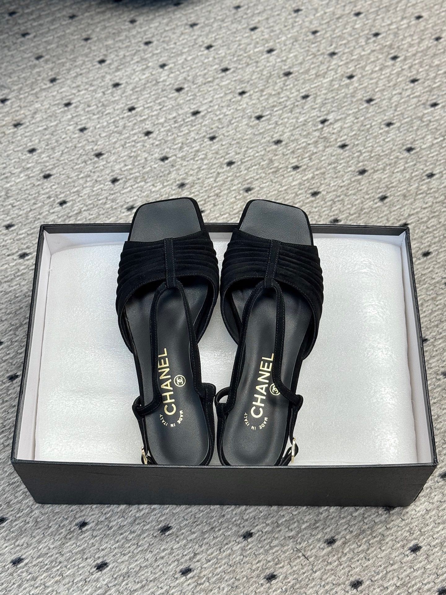 CC HIGH HEELS IN BLACK QUILTED SUEDE - 35