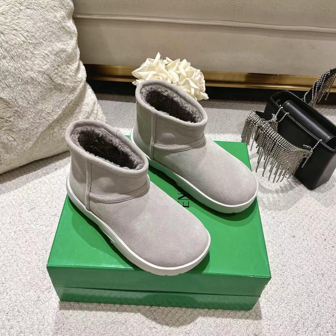 SNAP MINI ANKLE BOOTS IN PALE GRAY SUEDE AND SHEARLING LINING - 35
