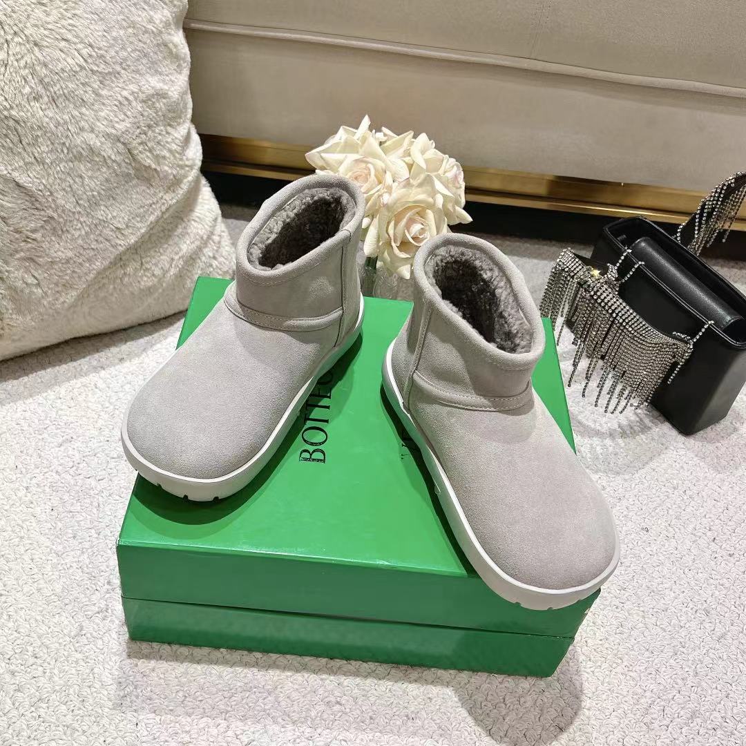 SNAP MINI ANKLE BOOTS IN PALE GRAY SUEDE AND SHEARLING LINING - 35