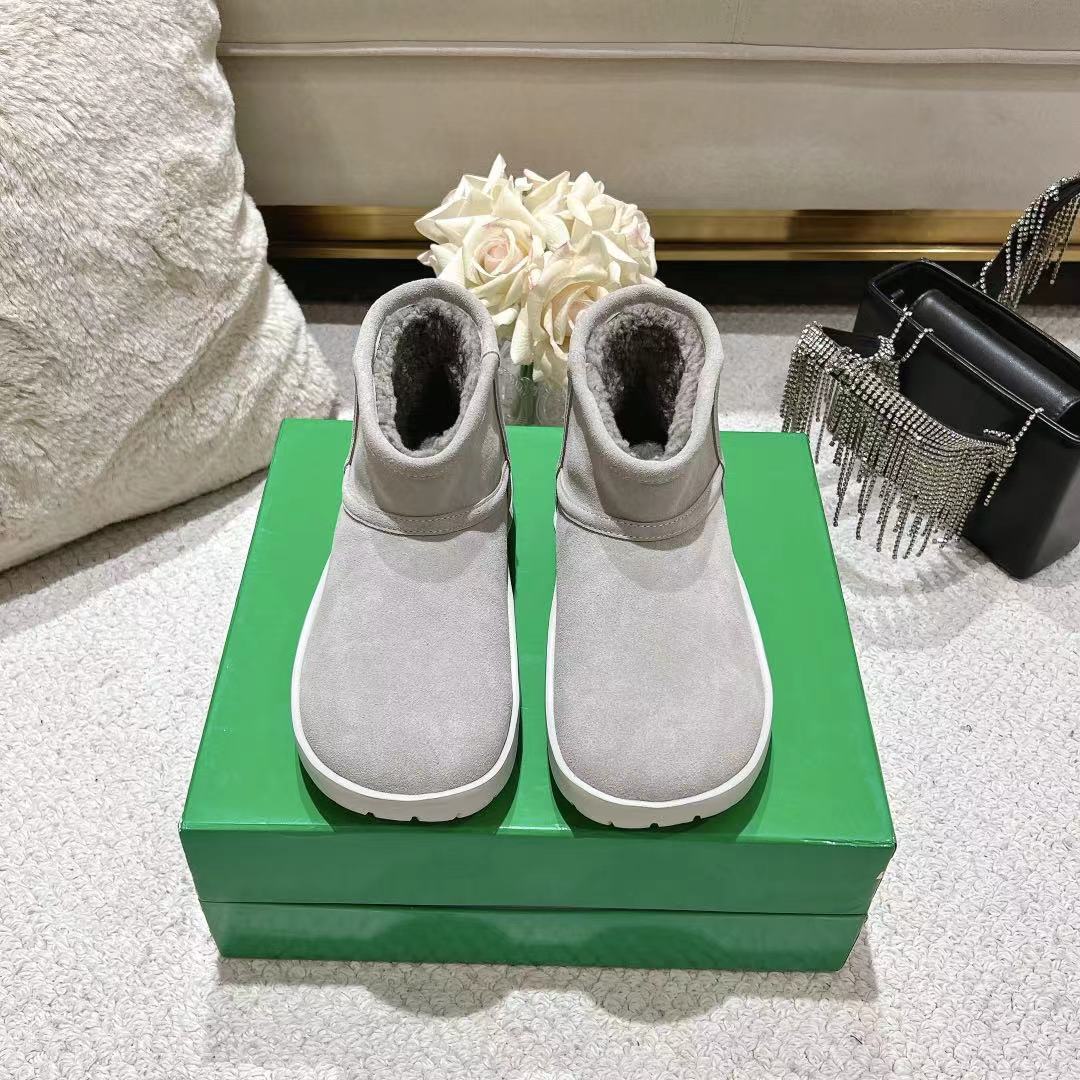SNAP MINI ANKLE BOOTS IN PALE GRAY SUEDE AND SHEARLING LINING - 35