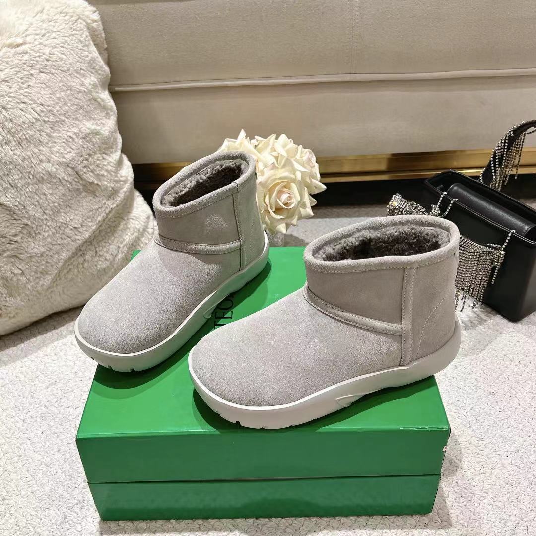 SNAP MINI ANKLE BOOTS IN PALE GRAY SUEDE AND SHEARLING LINING - 35