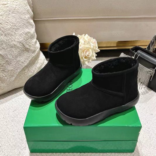 SNAP MINI ANKLE BOOTS IN BLACK SUEDE AND SHEARLING LINING - 35